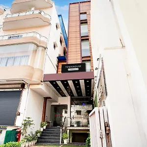 Townhouse Ram Katora Near Vishwanath Temple Formerly Sv Grand Hotel