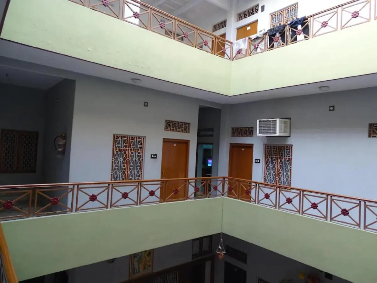 Goroomgo Teerth Guest House Varanasi Near Temple And Ganga Ghat 3*,