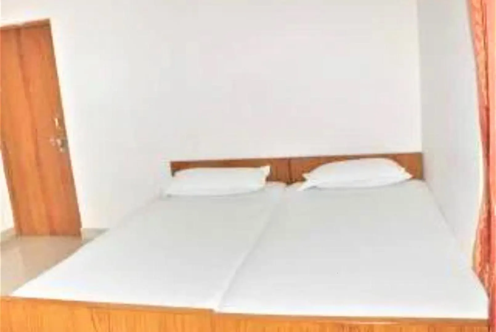 Hotel Goroomgo Teerth Guest House Varanasi Near Temple And Ganga Ghat