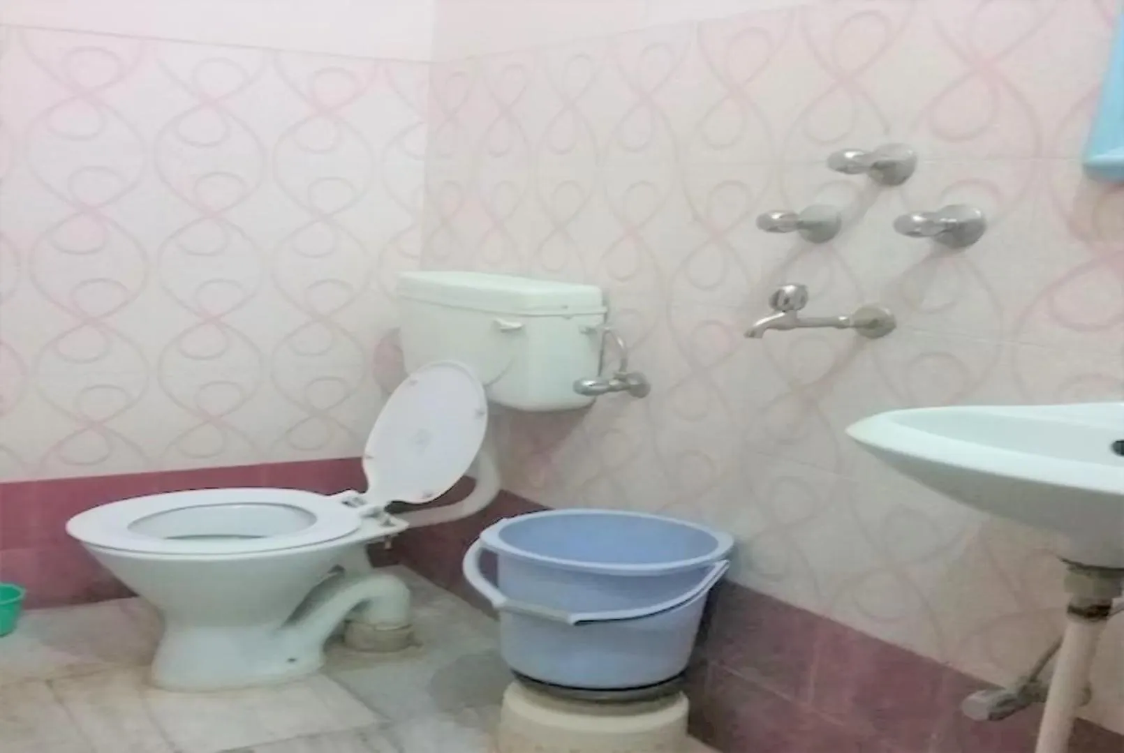 Goroomgo Teerth Guest House Varanasi Near Temple And Ganga Ghat