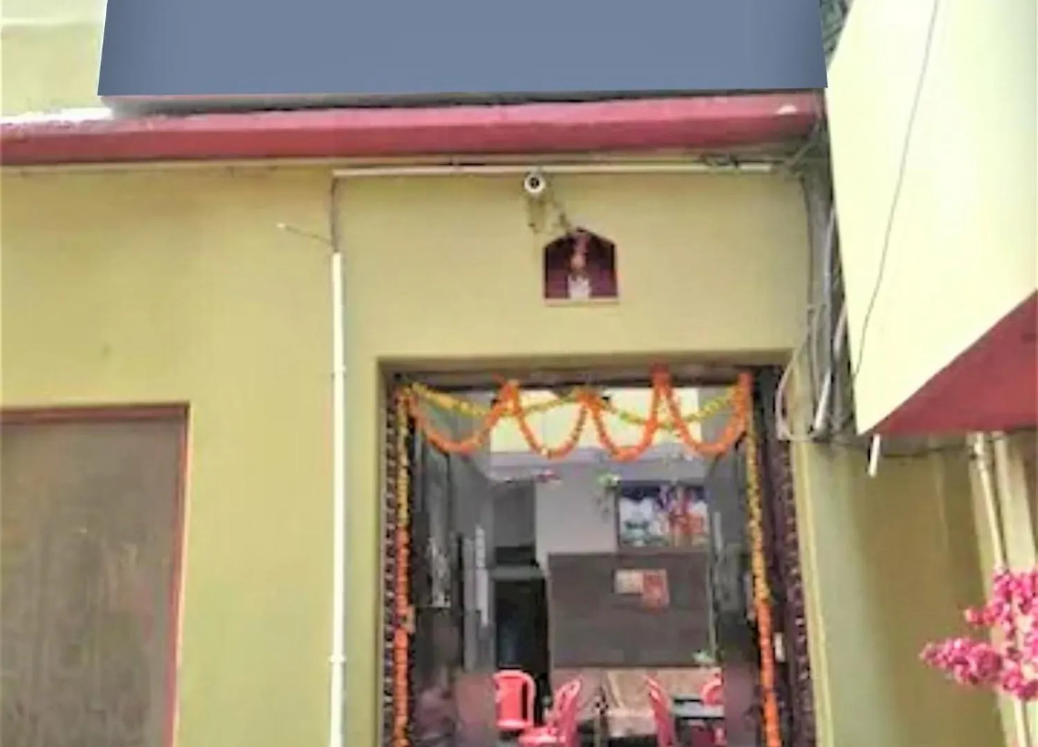 Goroomgo Teerth Guest House Varanasi Near Temple And Ganga Ghat India